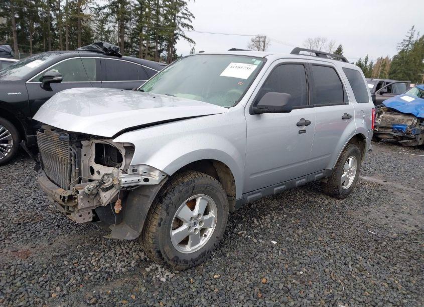 Photo 2 of 2011 Ford Escape XLT (VIN 1FMCU9DG2BKC54289)