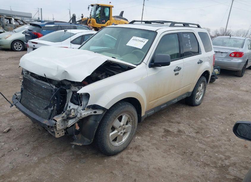 Photo 2 of 2012 Ford Escape XLT (VIN 1FMCU9DG2CKB31237)