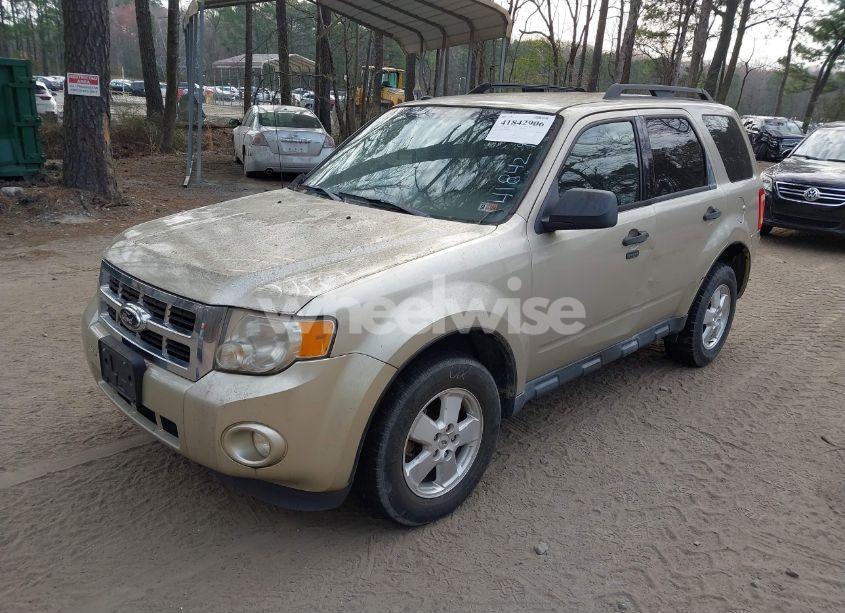 Photo 2 of 2012 Ford Escape XLT (VIN 1FMCU9DG2CKB99005)