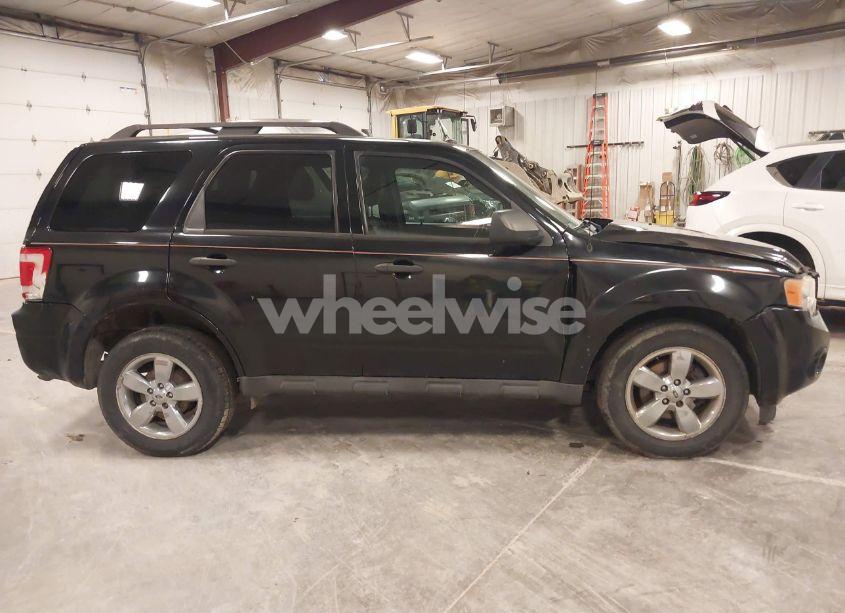 Photo 13 of 2010 Ford Escape XLT (VIN 1FMCU9DG3AKD10576)