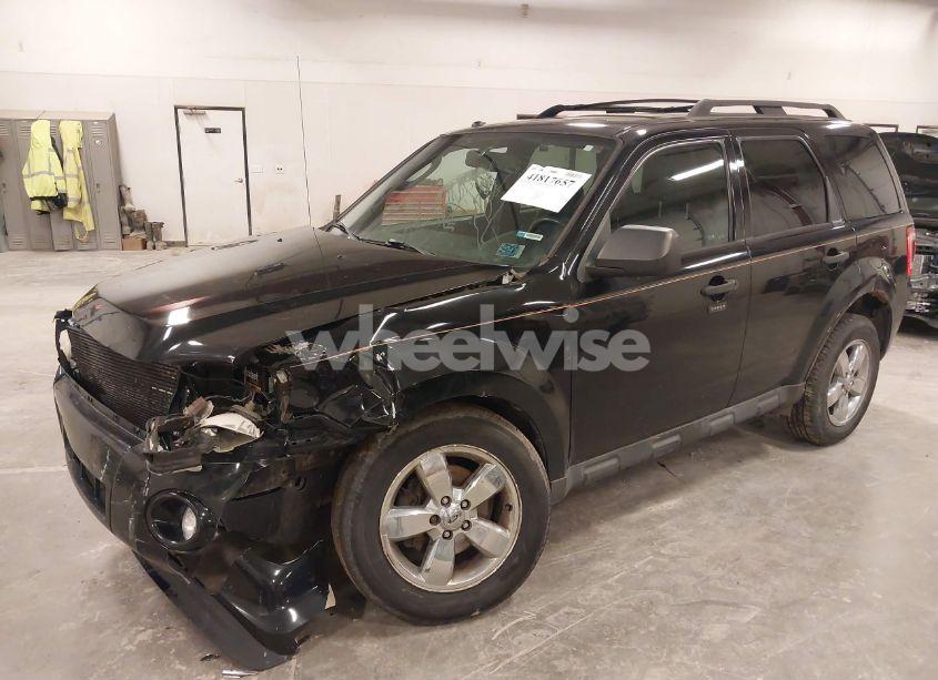 Photo 2 of 2010 Ford Escape XLT (VIN 1FMCU9DG3AKD10576)