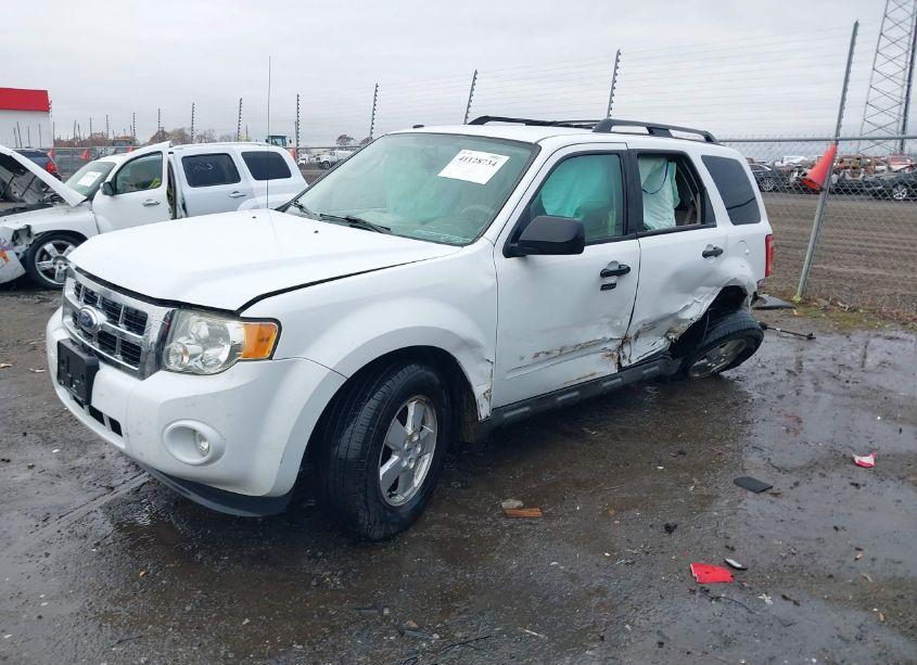 Photo 2 of 2011 Ford Escape XLT (VIN 1FMCU9DG3BKC53944)