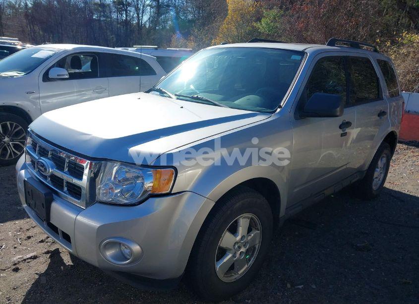 Photo 2 of 2010 Ford Escape XLT (VIN 1FMCU9DG4AKC07120)