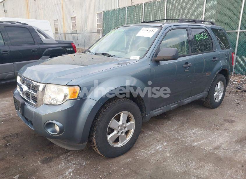 Photo 2 of 2010 Ford Escape XLT (VIN 1FMCU9DG4AKC74302)