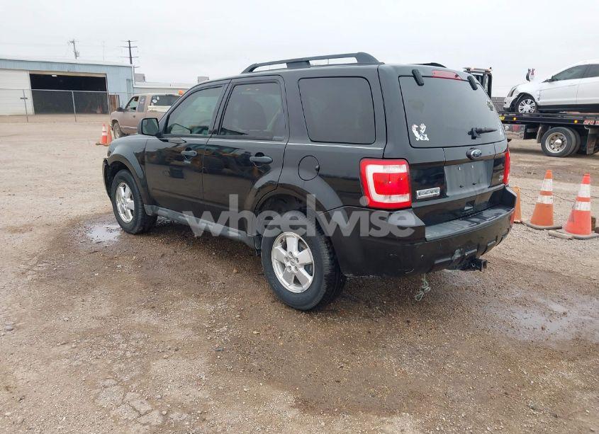 Photo 3 of 2010 Ford Escape XLT (VIN 1FMCU9DG4AKD00672)