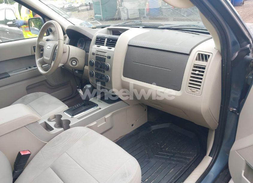 Photo 5 of 2010 Ford Escape XLT (VIN 1FMCU9DG4AKD05189)