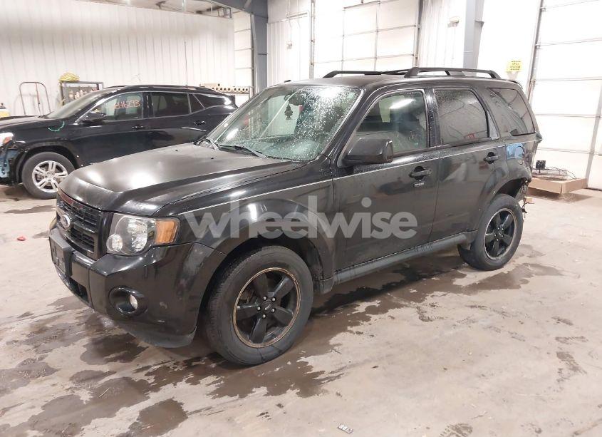 Photo 2 of 2011 Ford Escape XLT (VIN 1FMCU9DG4BKA32000)