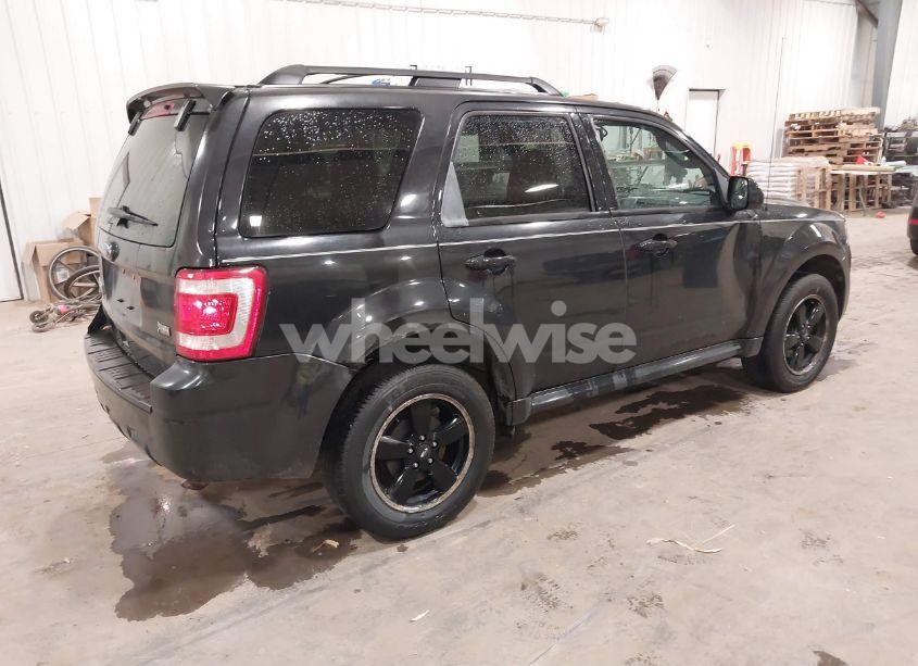 Photo 4 of 2011 Ford Escape XLT (VIN 1FMCU9DG4BKA32000)