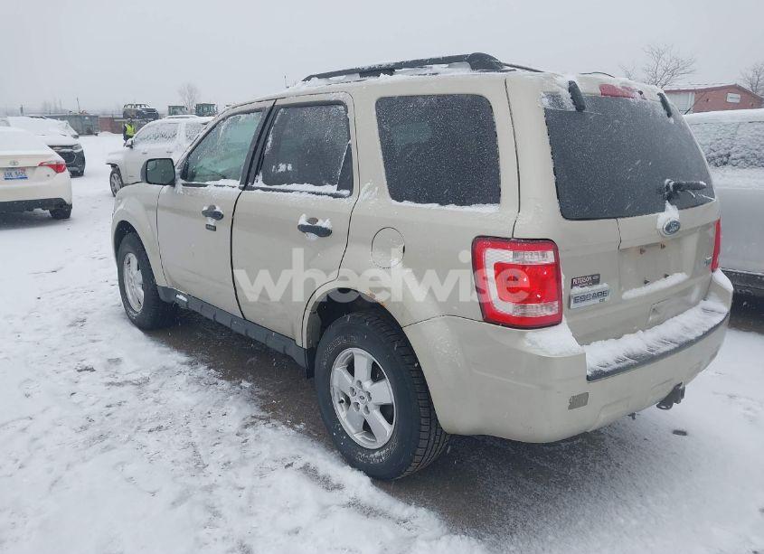 Photo 3 of 2011 Ford Escape XLT (VIN 1FMCU9DG4BKA49900)