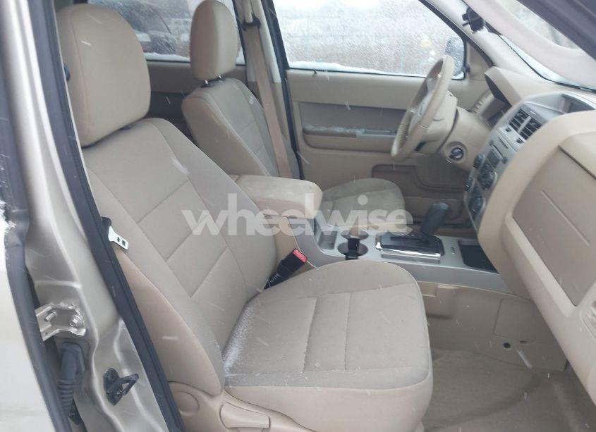 Photo 5 of 2011 Ford Escape XLT (VIN 1FMCU9DG4BKA49900)