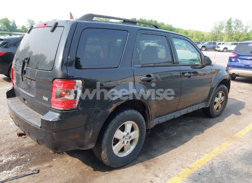 Photo 4 of 2011 Ford Escape XLT (VIN 1FMCU9DG4BKA64865)