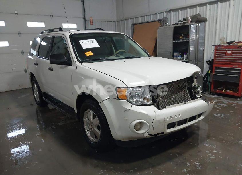2011 Ford Escape XLT (VIN 1FMCU9DG4BKA86901) main photo