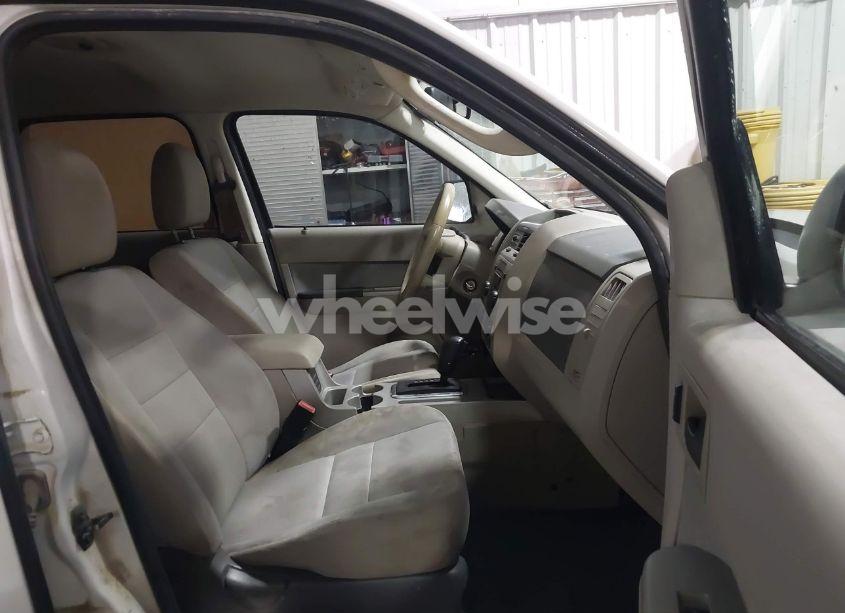 Photo 5 of 2011 Ford Escape XLT (VIN 1FMCU9DG4BKA86901)