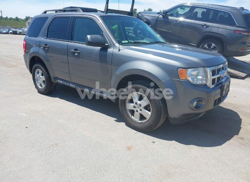 2011 Ford Escape XLT (VIN 1FMCU9DG4BKB17225) main photo