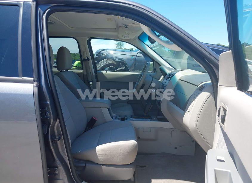 Photo 5 of 2011 Ford Escape XLT (VIN 1FMCU9DG4BKB17225)