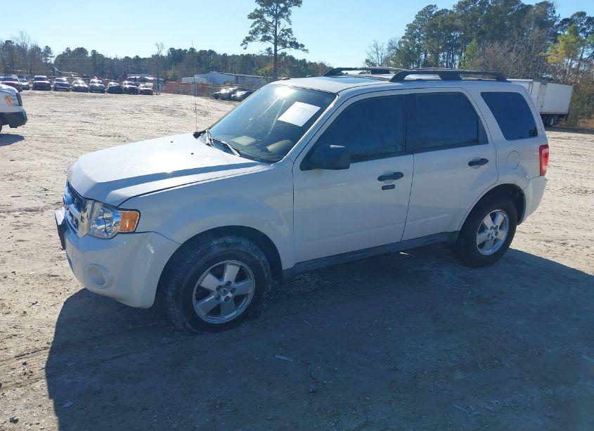Photo 2 of 2011 Ford Escape XLT (VIN 1FMCU9DG4BKB17872)