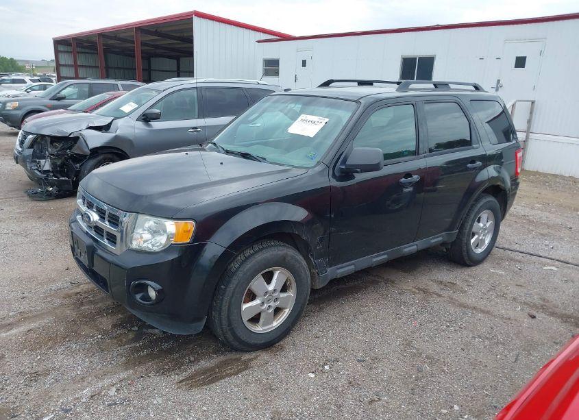 Photo 2 of 2011 Ford Escape XLT (VIN 1FMCU9DG4BKB72547)