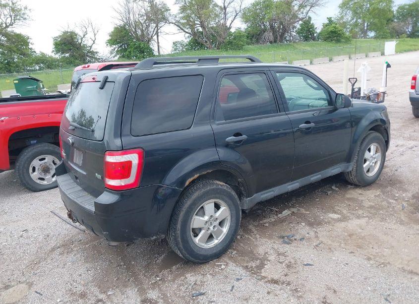 Photo 4 of 2011 Ford Escape XLT (VIN 1FMCU9DG4BKB72547)