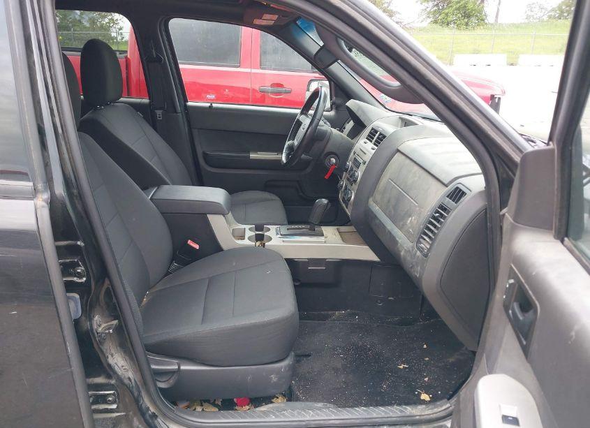 Photo 5 of 2011 Ford Escape XLT (VIN 1FMCU9DG4BKB72547)