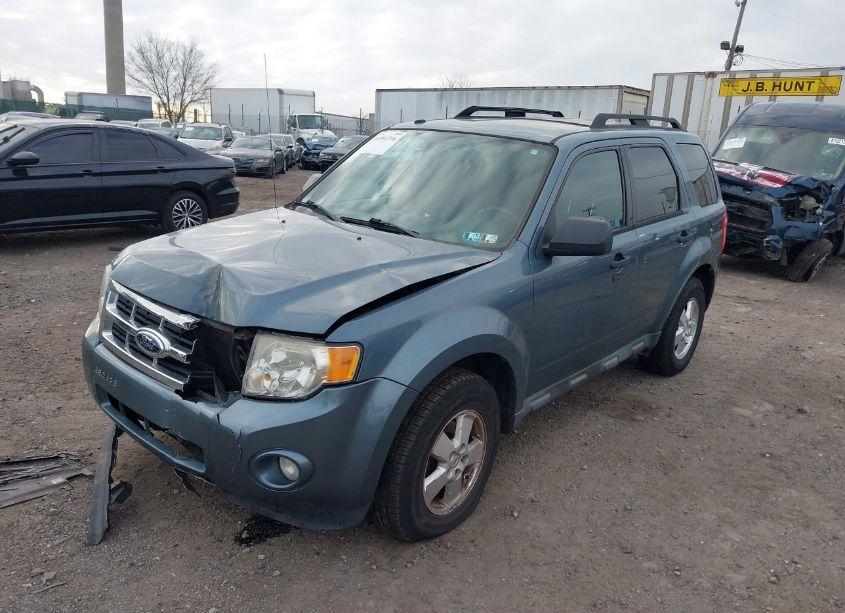 Photo 2 of 2012 Ford Escape XLT (VIN 1FMCU9DG4CKA87497)