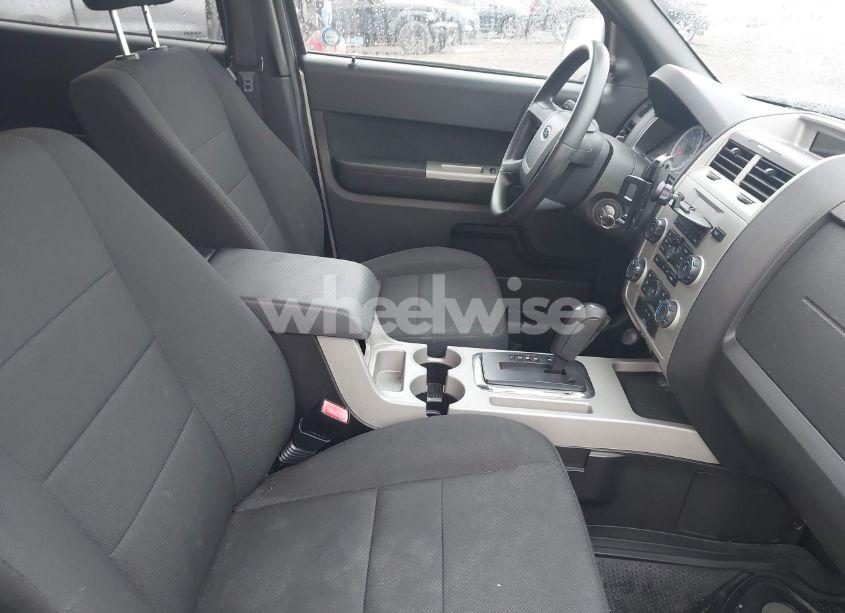 Photo 5 of 2010 Ford Escape XLT (VIN 1FMCU9DG5AKB16731)