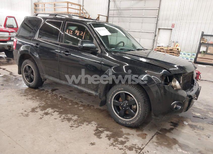 2010 Ford Escape XLT (VIN 1FMCU9DG5AKC58433) main photo