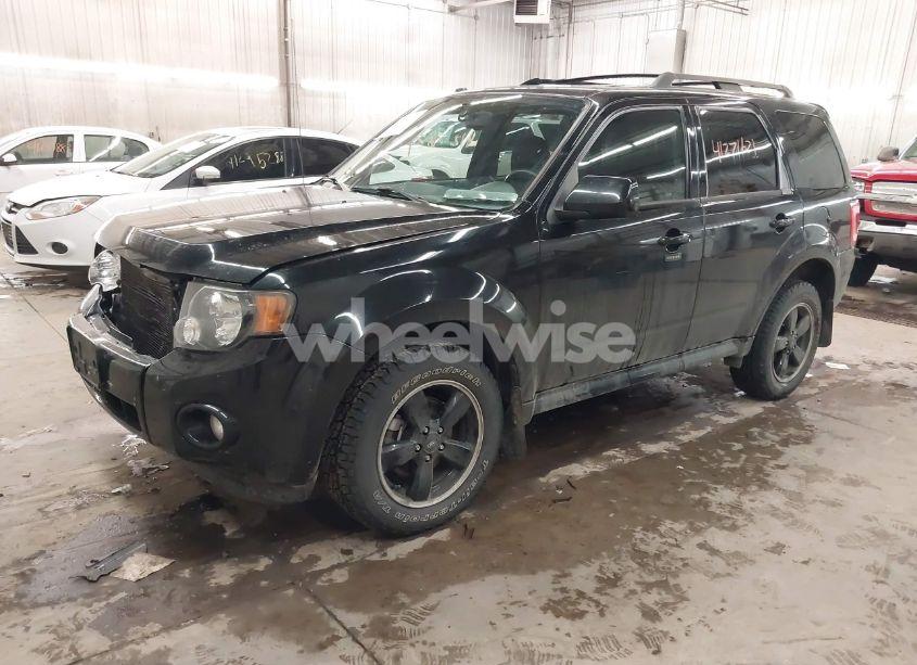 Photo 2 of 2010 Ford Escape XLT (VIN 1FMCU9DG5AKC58433)