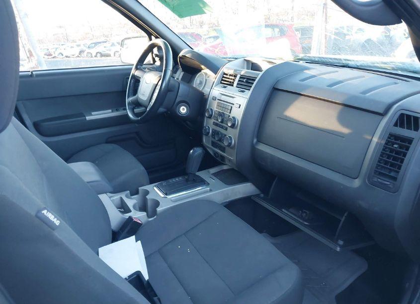 Photo 5 of 2010 Ford Escape XLT (VIN 1FMCU9DG5AKD04780)