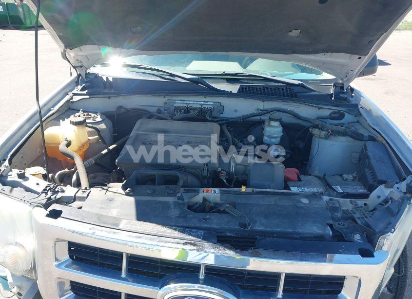 Photo 10 of 2010 Ford Escape XLT (VIN 1FMCU9DG5AKD33051)