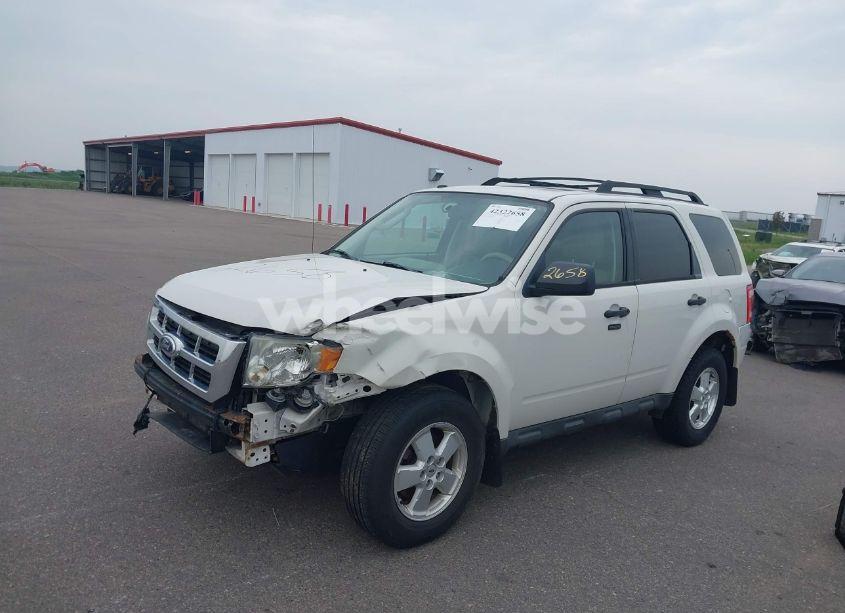 Photo 2 of 2010 Ford Escape XLT (VIN 1FMCU9DG5AKD33051)