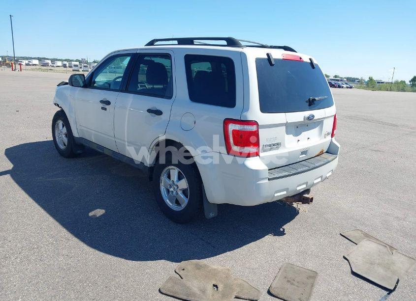 Photo 3 of 2010 Ford Escape XLT (VIN 1FMCU9DG5AKD33051)