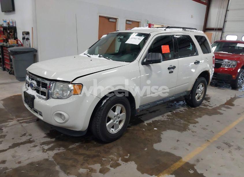 Photo 2 of 2011 Ford Escape XLT AUTOMATIC (VIN 1FMCU9DG5BKB94170)