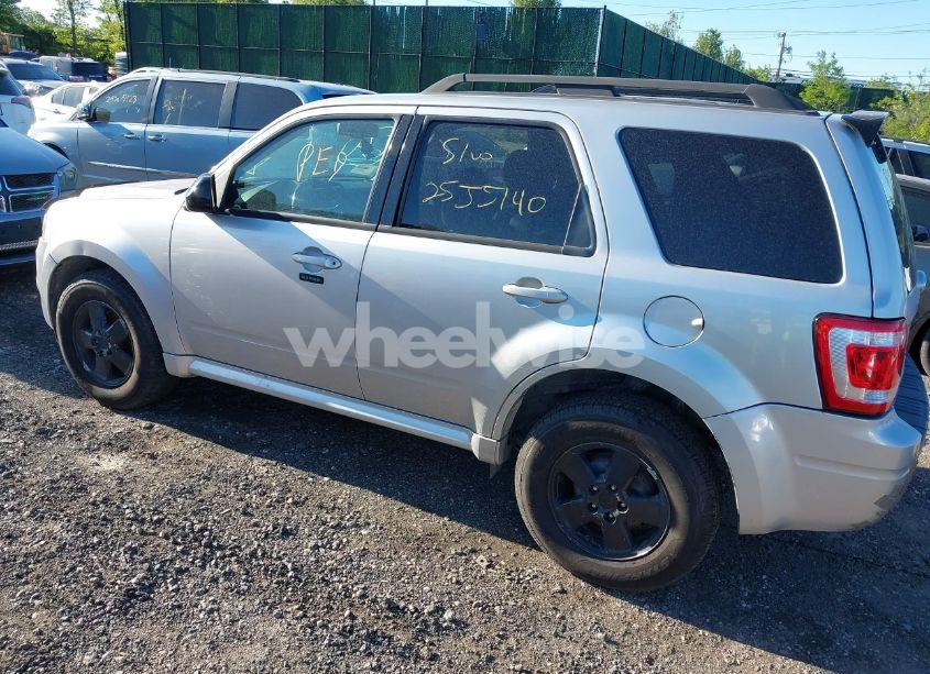 Photo 3 of 2010 Ford Escape XLT (VIN 1FMCU9DG6AKA11728)