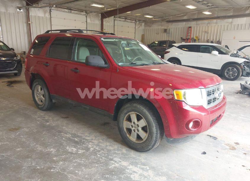 2010 Ford Escape XLT (VIN 1FMCU9DG6AKA55826) main photo