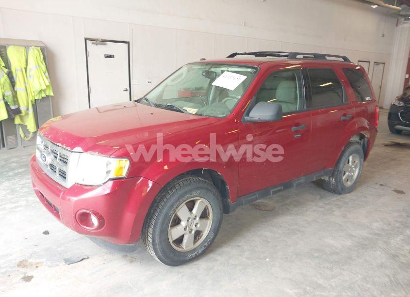 Photo 2 of 2010 Ford Escape XLT (VIN 1FMCU9DG6AKA55826)