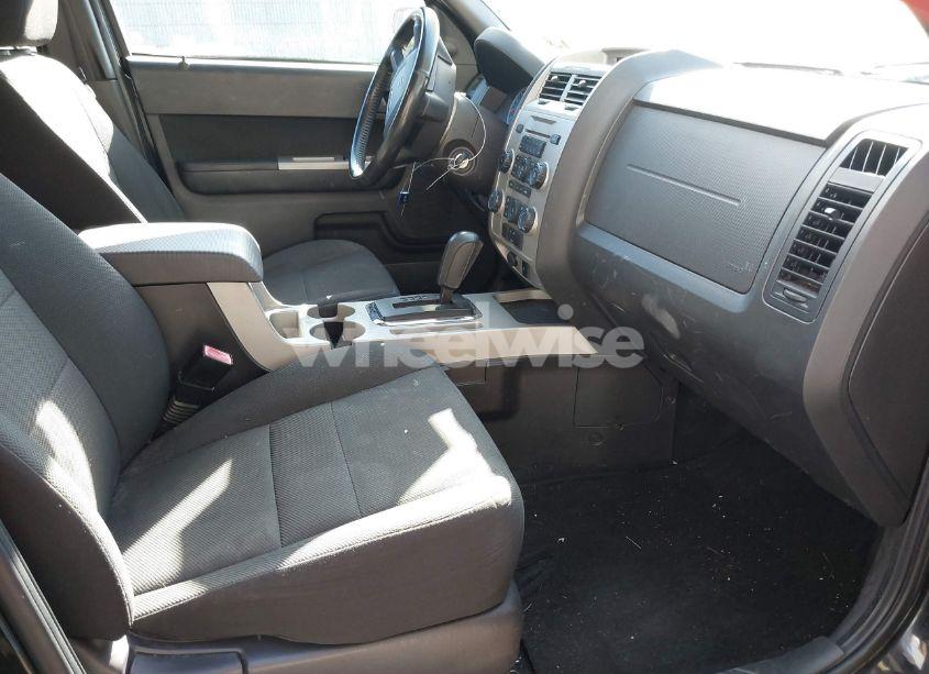 Photo 5 of 2010 Ford Escape XLT (VIN 1FMCU9DG6AKC07183)