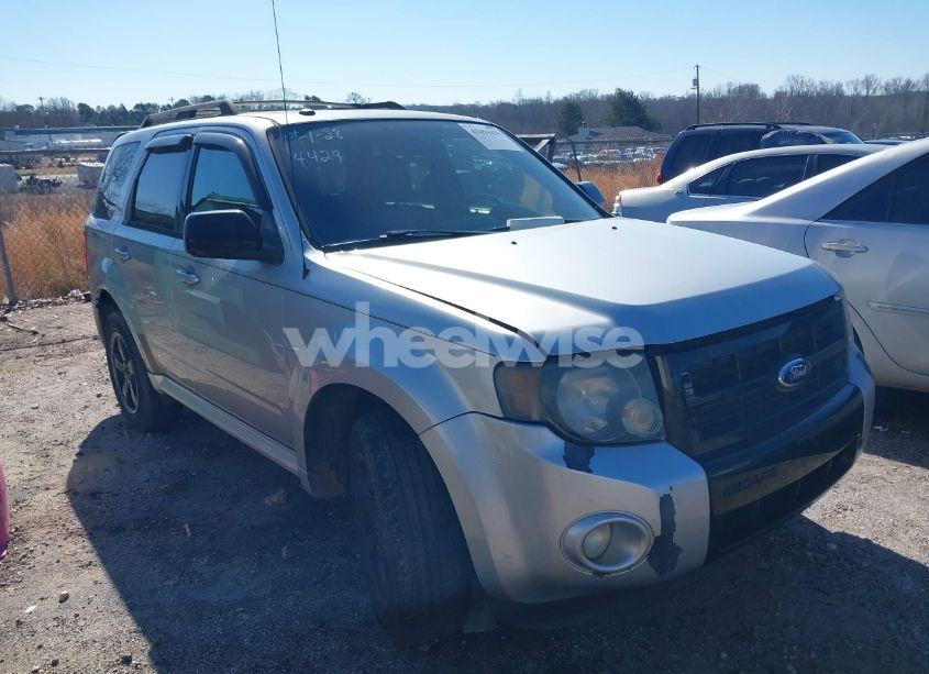 2010 Ford Escape XLT (VIN 1FMCU9DG6AKC15610) main photo