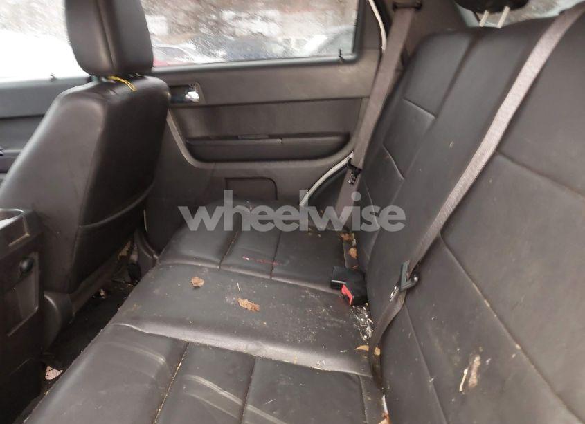 Photo 8 of 2010 Ford Escape XLT (VIN 1FMCU9DG6AKC15610)