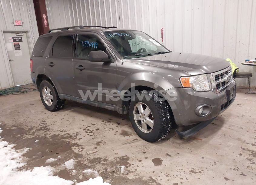 2010 Ford Escape XLT (VIN 1FMCU9DG6AKC27952) main photo