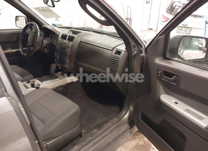 Photo 5 of 2010 Ford Escape XLT (VIN 1FMCU9DG6AKC27952)