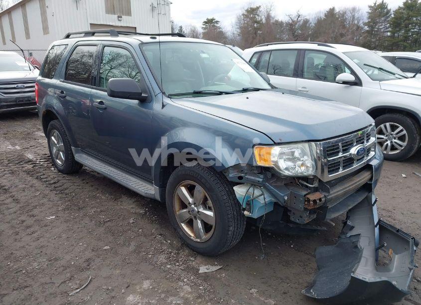 2010 Ford Escape XLT (VIN 1FMCU9DG6AKC30608) main photo
