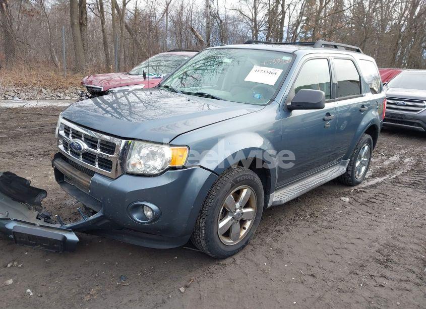 Photo 2 of 2010 Ford Escape XLT (VIN 1FMCU9DG6AKC30608)