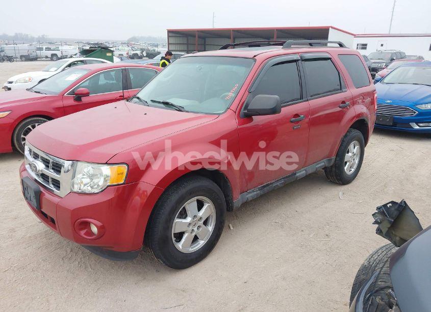 Photo 2 of 2011 Ford Escape XLT (VIN 1FMCU9DG6BKA21886)