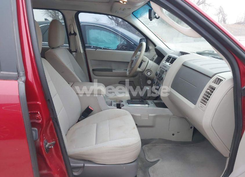 Photo 5 of 2011 Ford Escape XLT (VIN 1FMCU9DG6BKA21886)