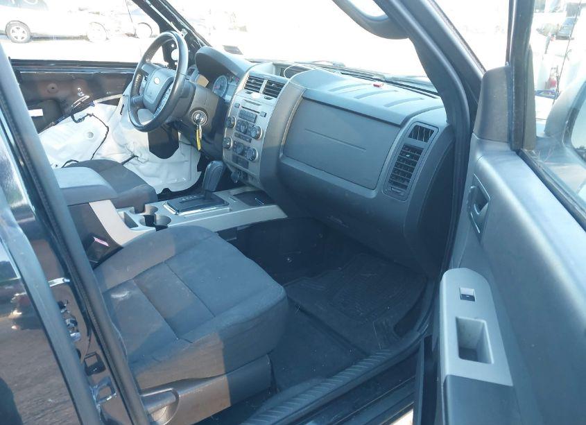Photo 5 of 2011 Ford Escape XLT (VIN 1FMCU9DG6BKA77701)