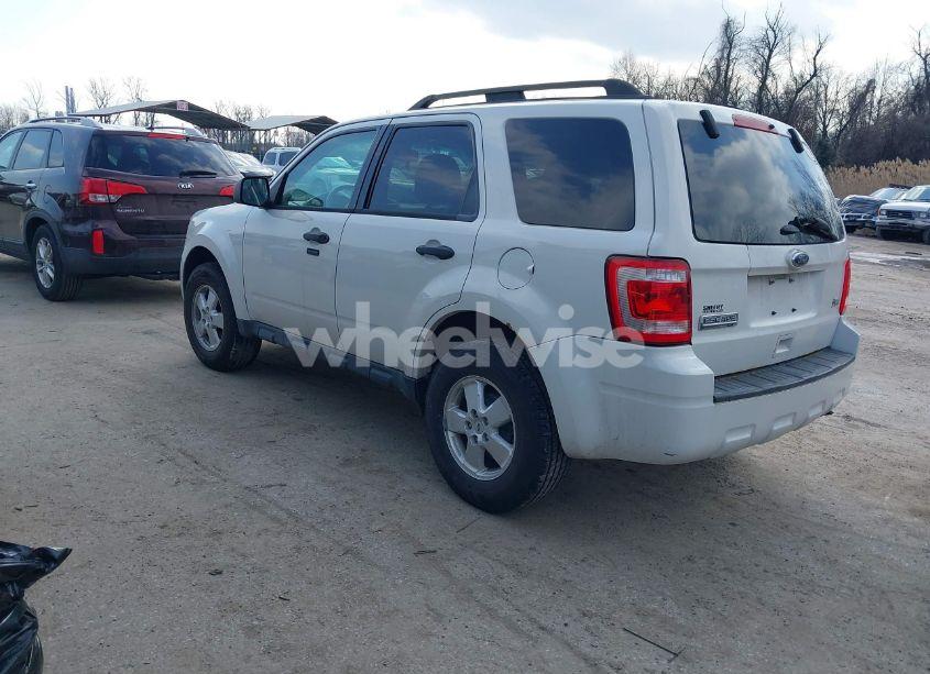 Photo 3 of 2011 Ford Escape XLT (VIN 1FMCU9DG6BKA78802)