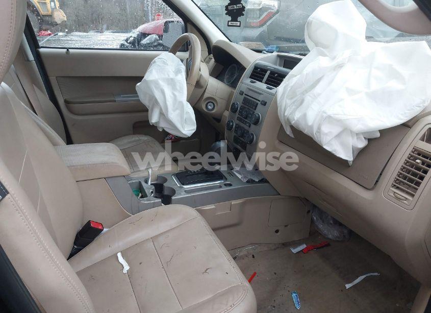 Photo 5 of 2011 Ford Escape XLT (VIN 1FMCU9DG6BKA99522)