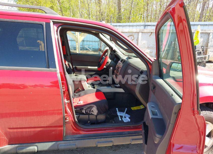 Photo 5 of 2011 Ford Escape XLT (VIN 1FMCU9DG6BKB34611)