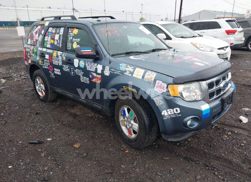 2011 Ford Escape XLT (VIN 1FMCU9DG6BKC35759) main photo