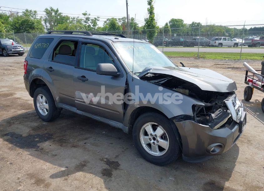 2012 Ford Escape XLT (VIN 1FMCU9DG6CKA99439) main photo
